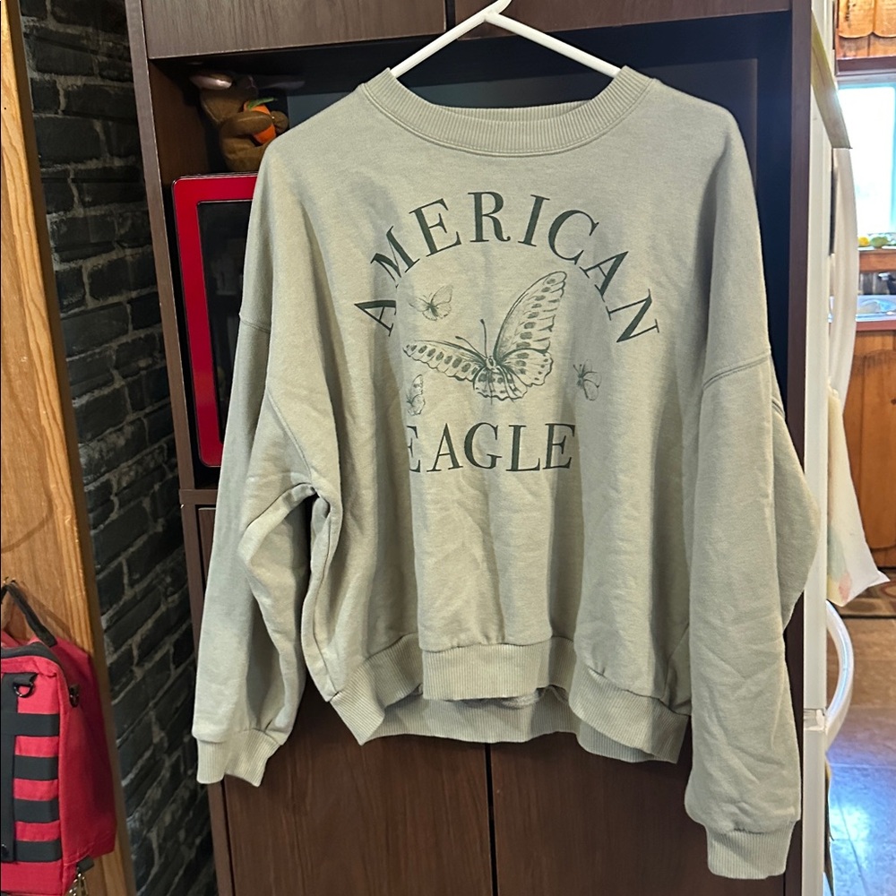 American Eagle Light greenish Gray sweatshirt in size L